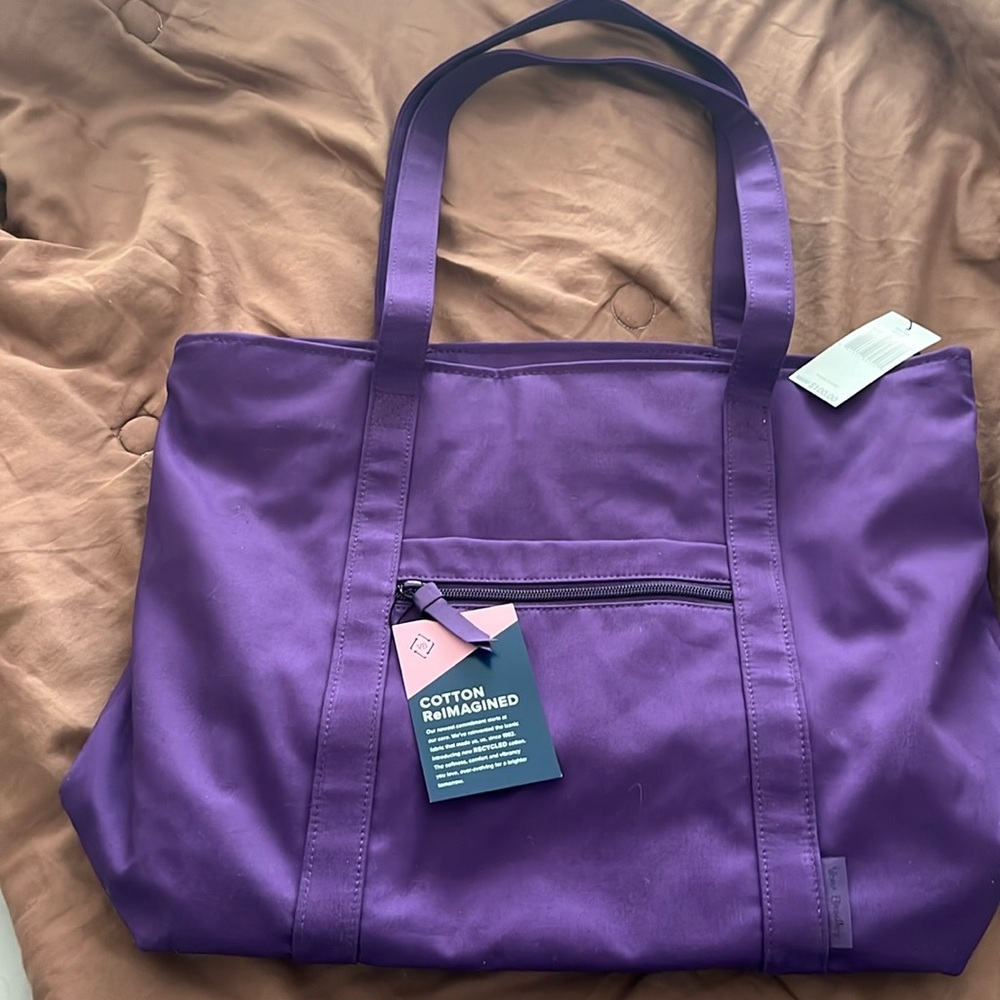 Vera Bradley Tote zipper top Brand New!!